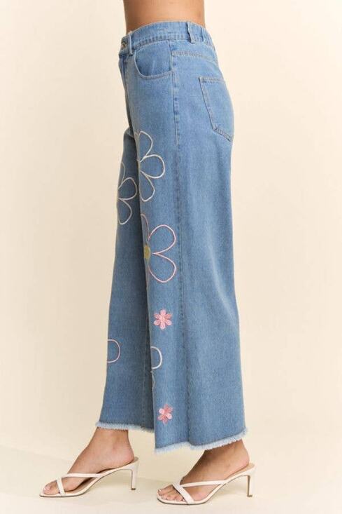 DAVI & DANI Pants - NWT Flower Embroidered Cropped Wide-Leg Denim Pant: Denim Blue / M